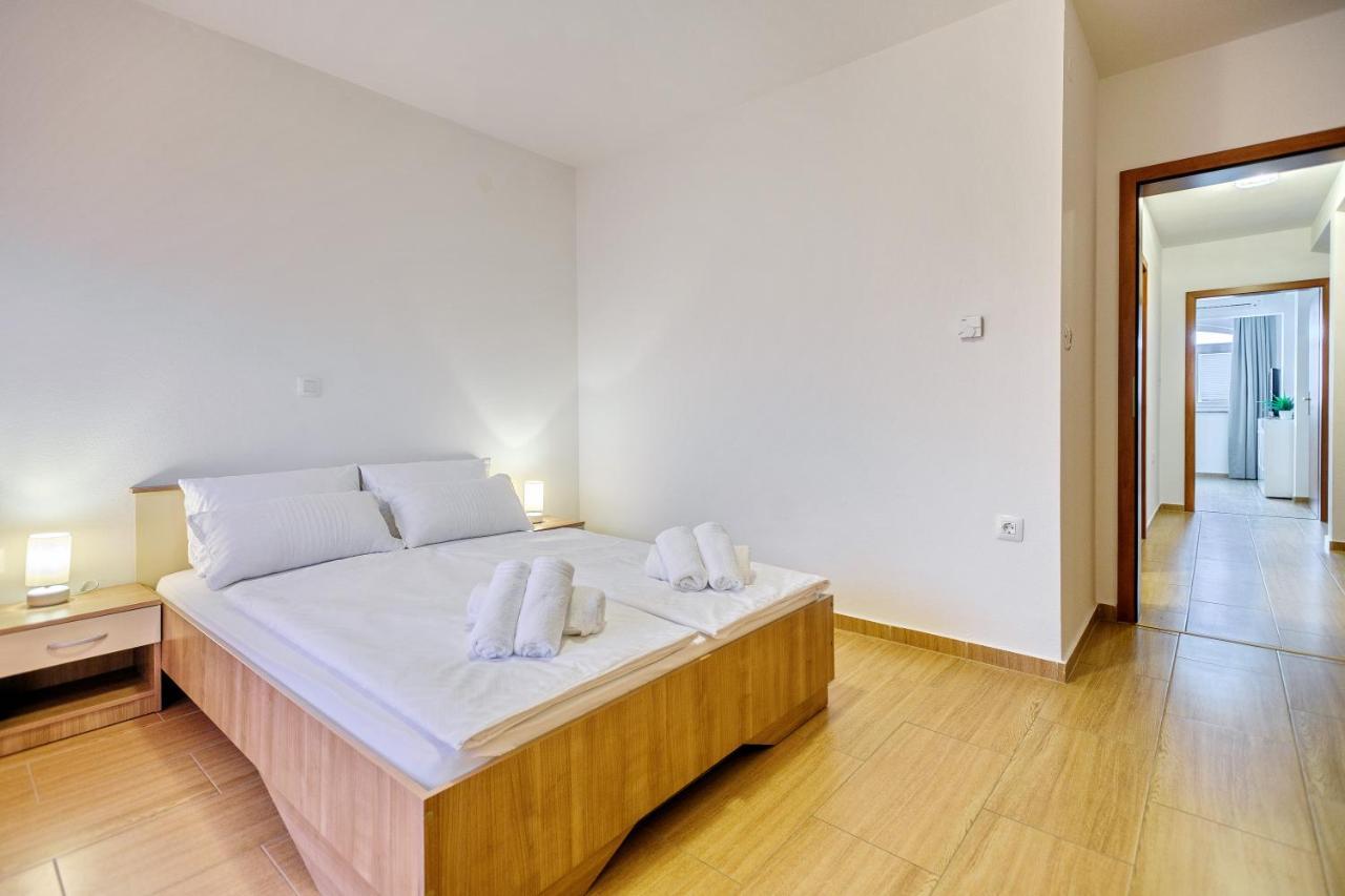 Comfort Apartments In Peaceful Area Zadar - With Garden Екстер'єр фото